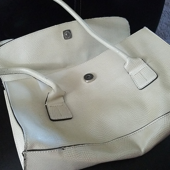Handbag - Picture 5 of 5